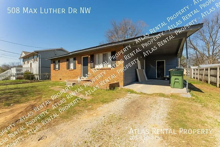 Move-In Ready 3BR Home! Pet Friendly! — Photo 2