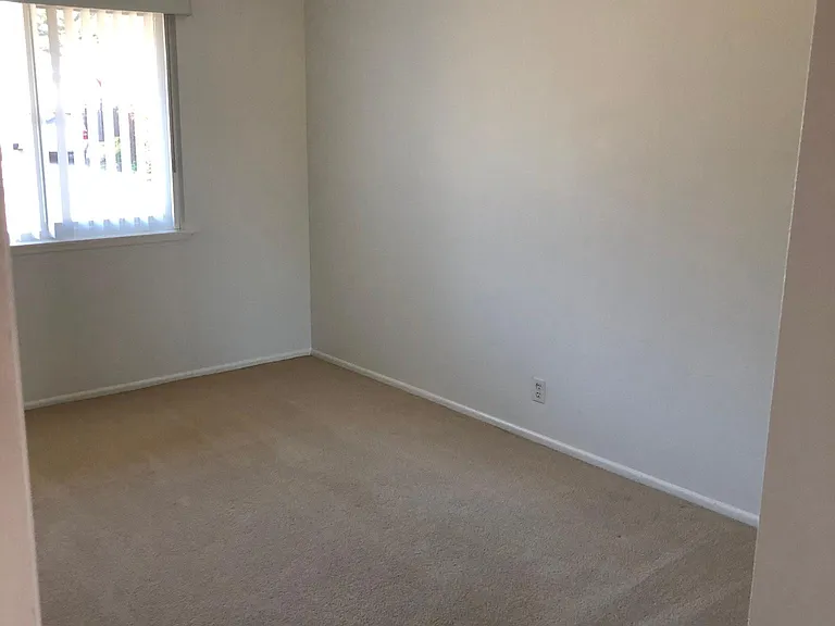 2206 Crestline Dr — Photo 10