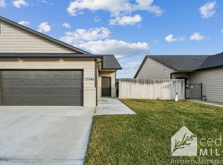 12044 W Shadow Lakes St, Wichita, KS 67205