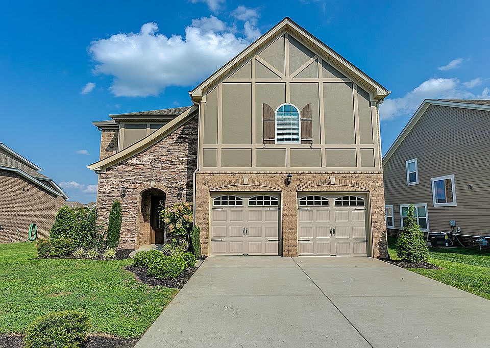 5 Bedroom 2.5 Bath 2970 sq f