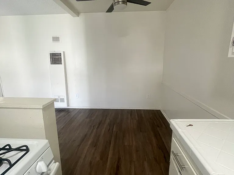 131 S Carondelet St #10 — Photo 4