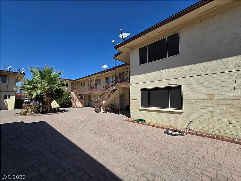 1904 Rexford Dr #2 — Photo 2