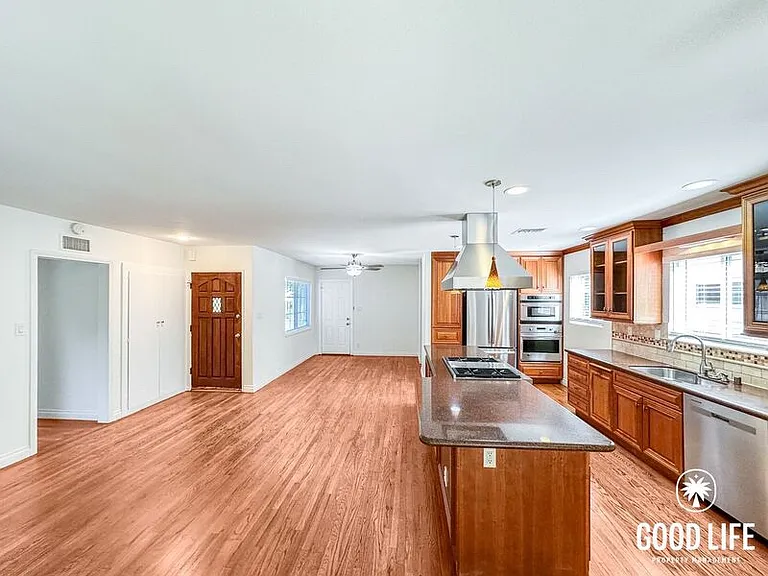 1776 W Chateau Ave — Photo 6