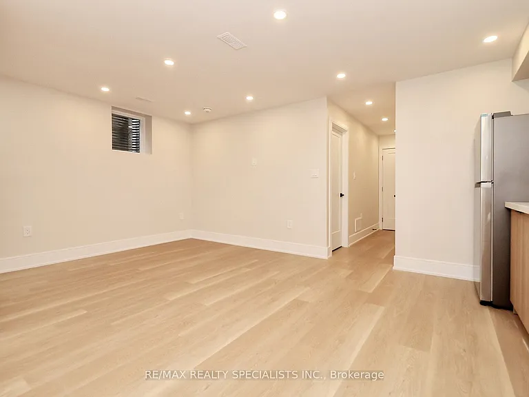 1048 Roosevelt Rd #MAIN — Photo 44