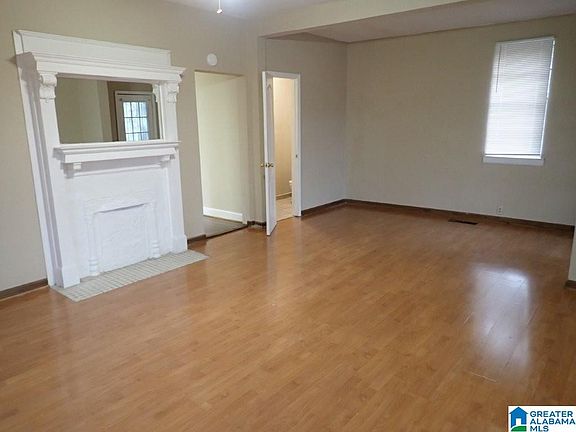 3rd image of 2231 Exeter Ave