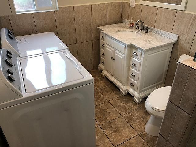 2nd image of 6334 Simpson Ave
