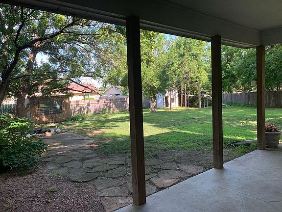 2nd image of 325 N Driftwood Ct