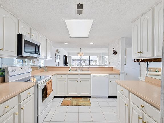 5th image of 4390 Bimini Ct. Unit 207-C