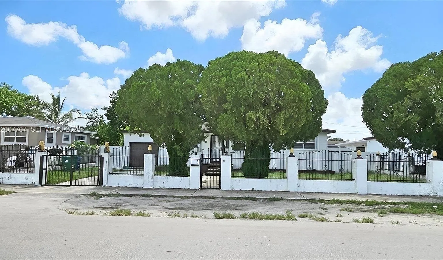 3 bed, 1305 sqft, $3,600 — Photo 1