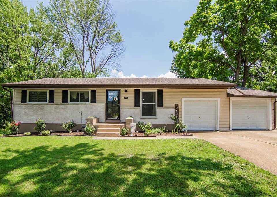 1st image of 401 McLaughlin Dr