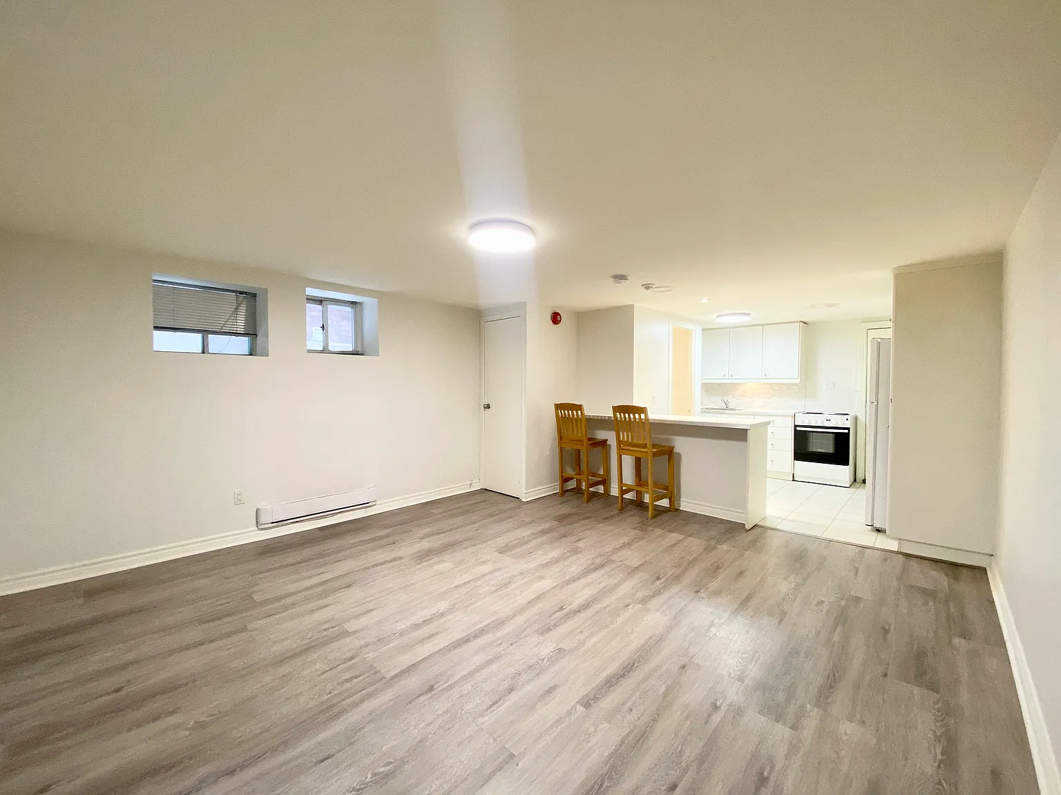 589 Annette St - BSMT — Photo 2