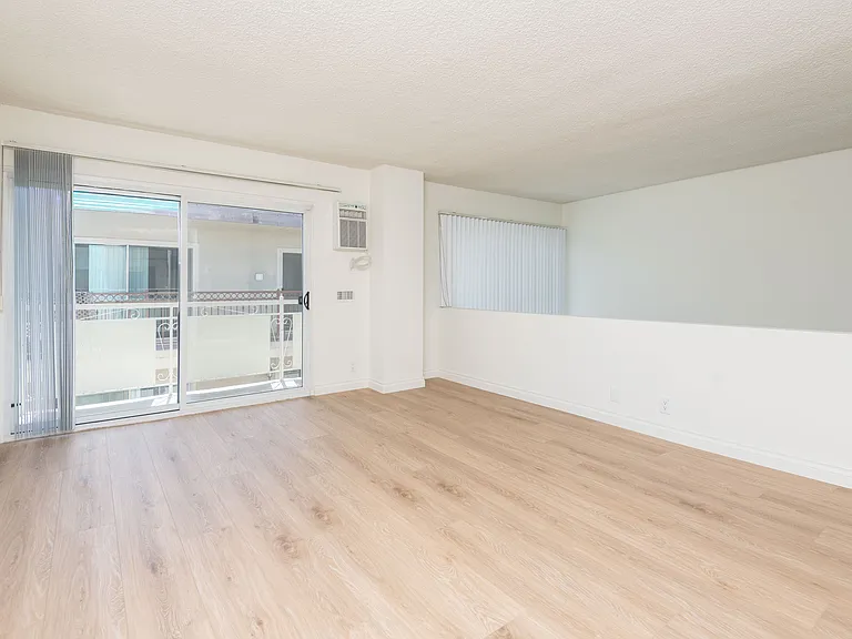 8211 Redlands St #6 — Photo 8