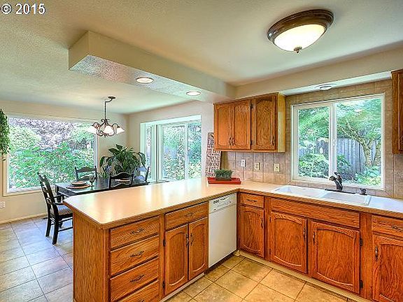 4th image of 3609 NE 109th St