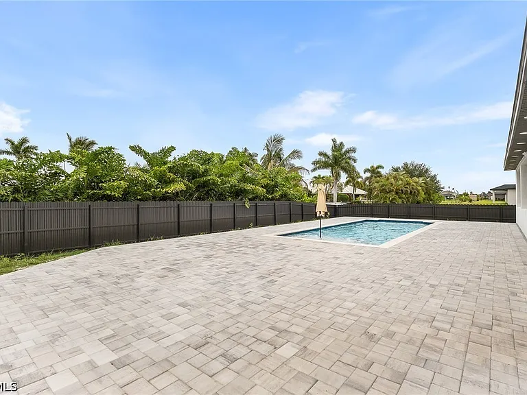 2837 NW 3rd St — Photo 25