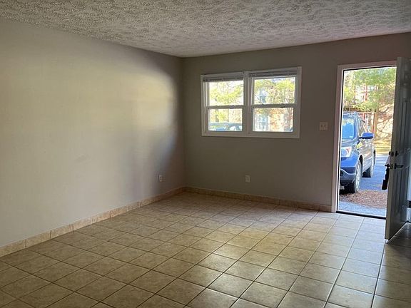3rd image of 1804 Parkwood Lane 17 #24-14-34