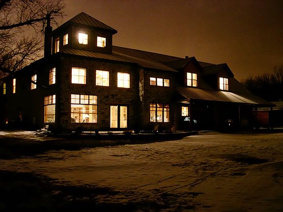 3rd image of 138 W Beaton Dr