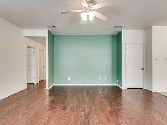 5th image of 2300 Arrowhead Dr