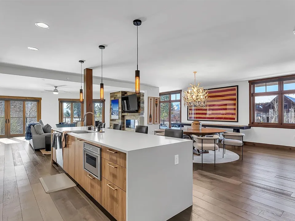 9 Beach Club Dr #101