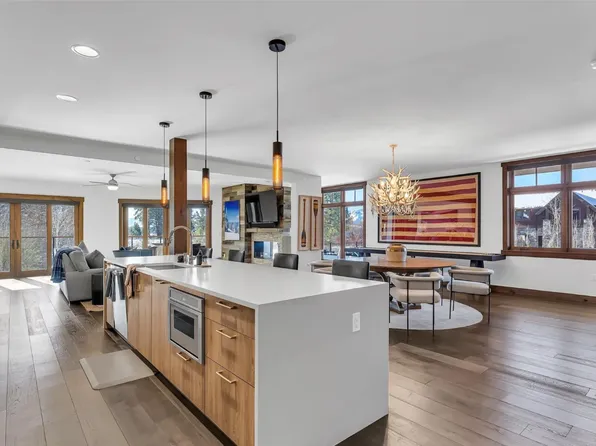 9 Beach Club Dr, Stateline, NV