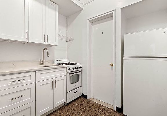 3rd image of 129 W 128th St APT 2B