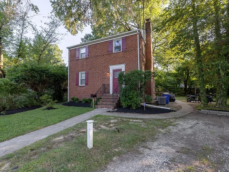 4603 Guilford Pl — Photo 2