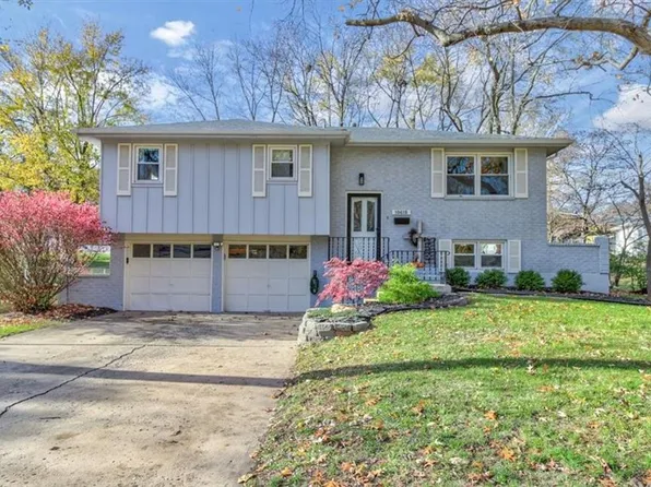 10618 Saint Catherines Ln, Kansas City, MO 64137