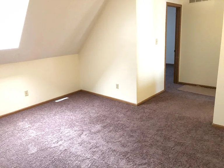 Loft (Great for extra bedroom, TV Room, Game Room, Play Room)