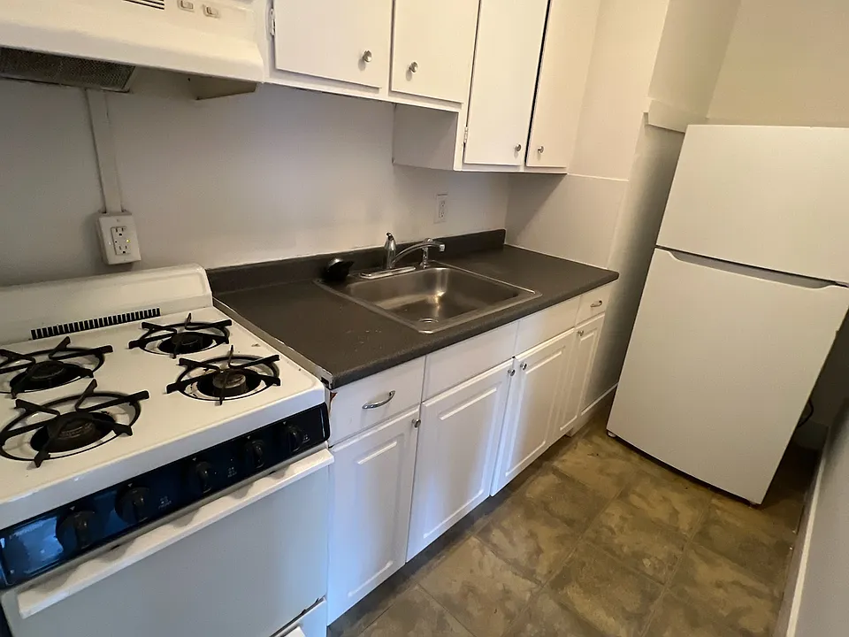 83 Orange St #4