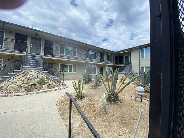 1915 W. Florence Ave.