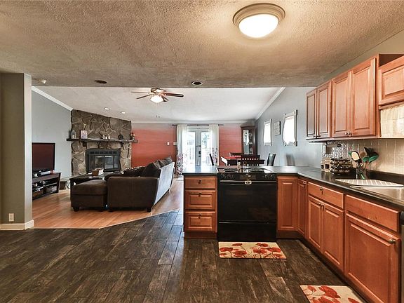 5th image of 6210 Marmaduke Ave