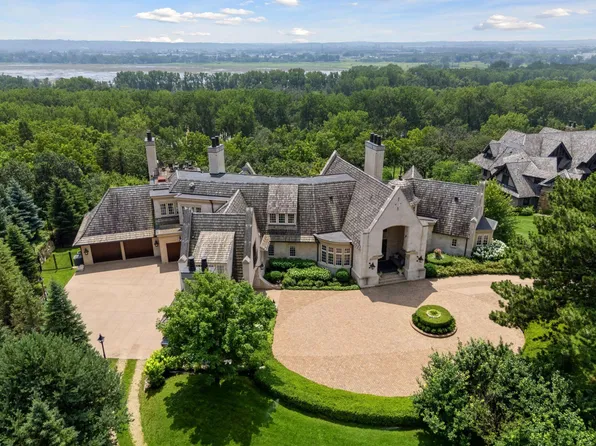 10675 Cavallo Rdg, Eden Prairie, MN 55347