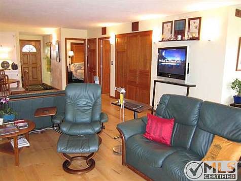 5th image of 2400 6th Ave Unit 403