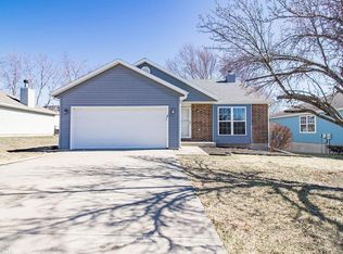 1206 Foxridge Dr, Warrensburg, MO 64093