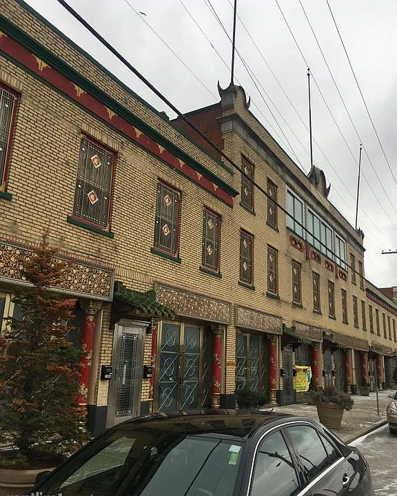 1st image of 2166 Rockwell Ave