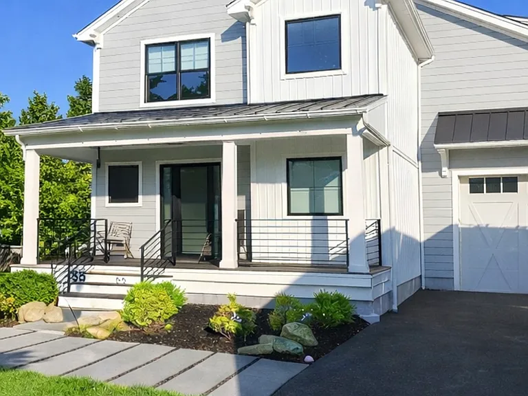 55 S Phillips Ave — Photo 2