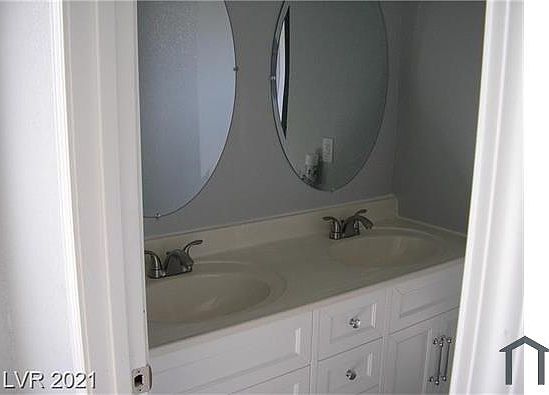5th image of 4793 E Harmon Ave