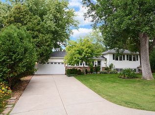 11320 Friar Ln, Minnetonka, MN 55305