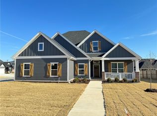 6405 S 63rd St, Rogers, AR 72758