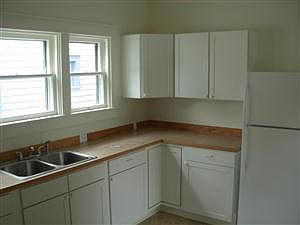 2nd image of 2108 Capitol Way S APT 1