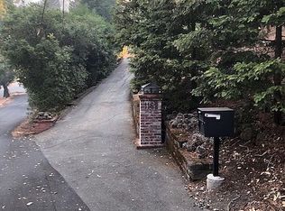 1162 Oak Hill Rd, Lafayette, CA 94549