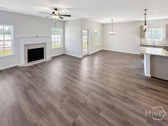 3rd image of 167 Juniper Drive