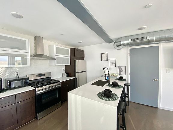 2nd image of 1235 N Franklin St #U4