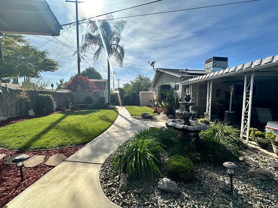 2nd image of 1907 W Aurora Avenue