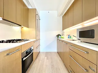 Rented by R New York