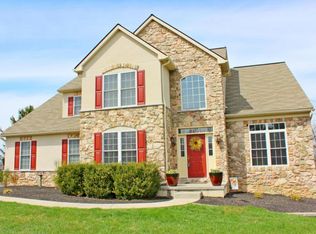 28 Iron Horse Dr, Lititz, PA 17543