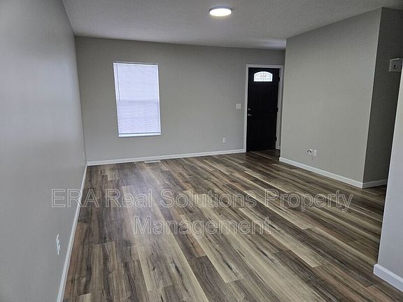 2nd image of 101 Glenn St Unit A