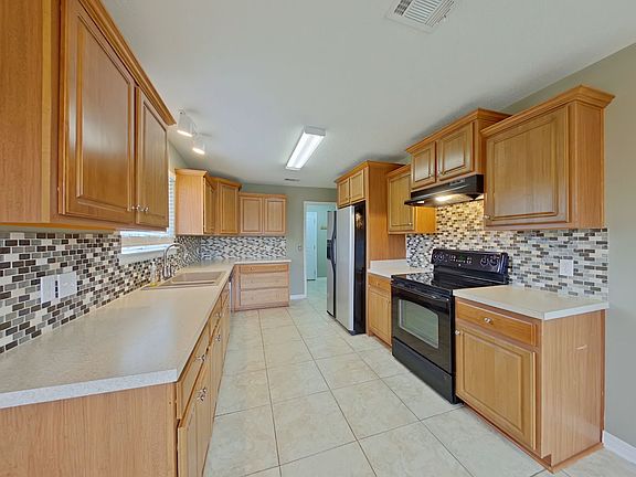 5-web-or-mls-4 Kitchen-11_10292025