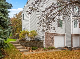 15553 Flyboat Ln, Apple Valley, MN 55124
