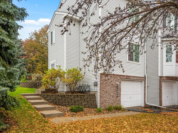 15553 Flyboat Ln, Apple Valley, MN 55124