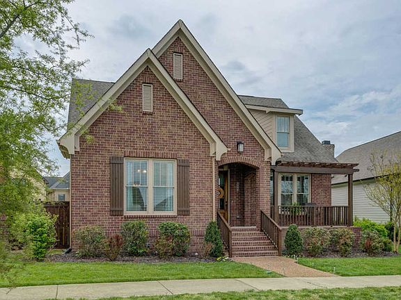 4th image of 3440 Colebrook Dr